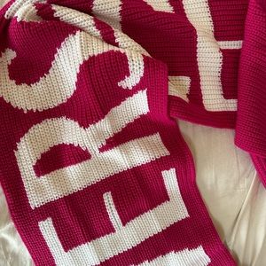 AUTHENTIC Versace Logo Wool Intarsia Fuchsia Scarf